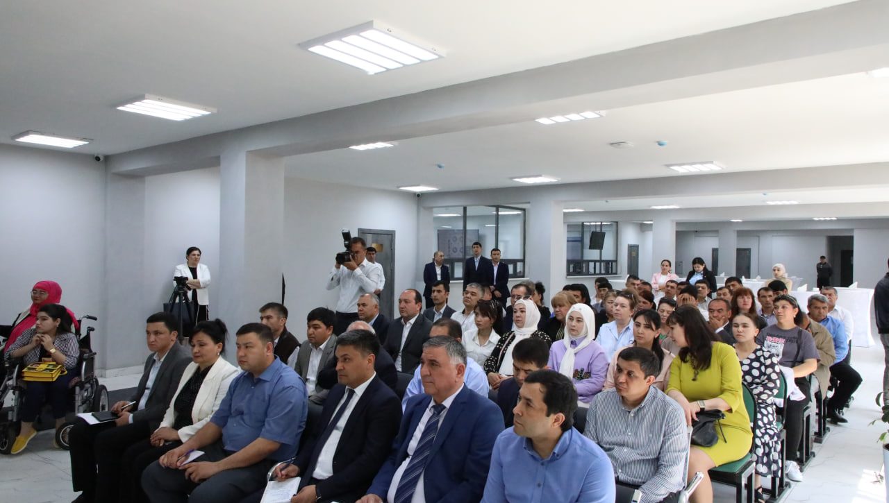 Avtobus haydovchilari va chiptachilarining nogironligi bo‘lgan shaxslarning ehtiyojlari va huquqlaridan xabardorligi va sezgirligini oshirish, shu jumladan, ularning jamoat transportidan foydalanish imkoniyatini ta’minlash uchun zarur bo‘lgan ko‘nikmalarni o‘rgatish va rivojlantirish maqsadida axborot yig’ilishi o’tkazildi.