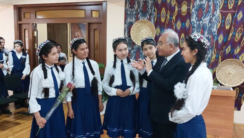 Jizzaxdagi ijod maktabida “Uch avlod” uchrashuvi bo‘ldi