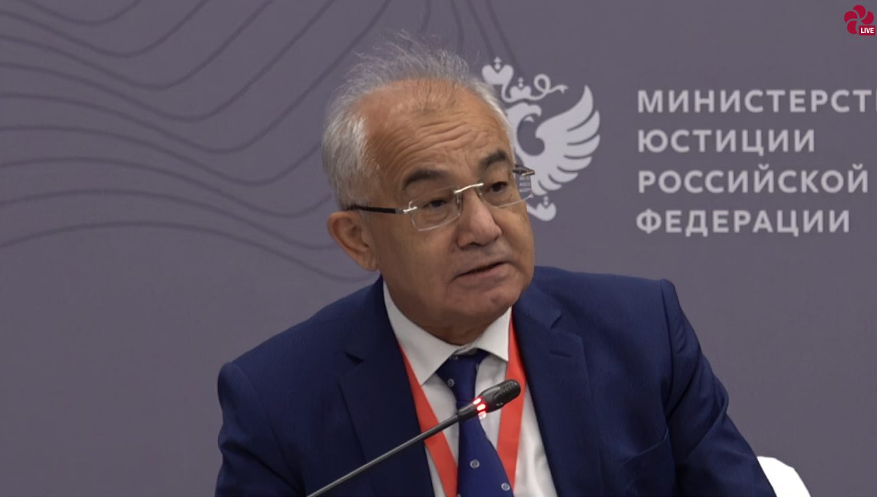 Akmal Saidov namunaviy qonun ijodkorligi istiqbollariga bag‘ishlab  Sankt-Peterburgda o‘tkazilgan davra suhbatida qatnashdi