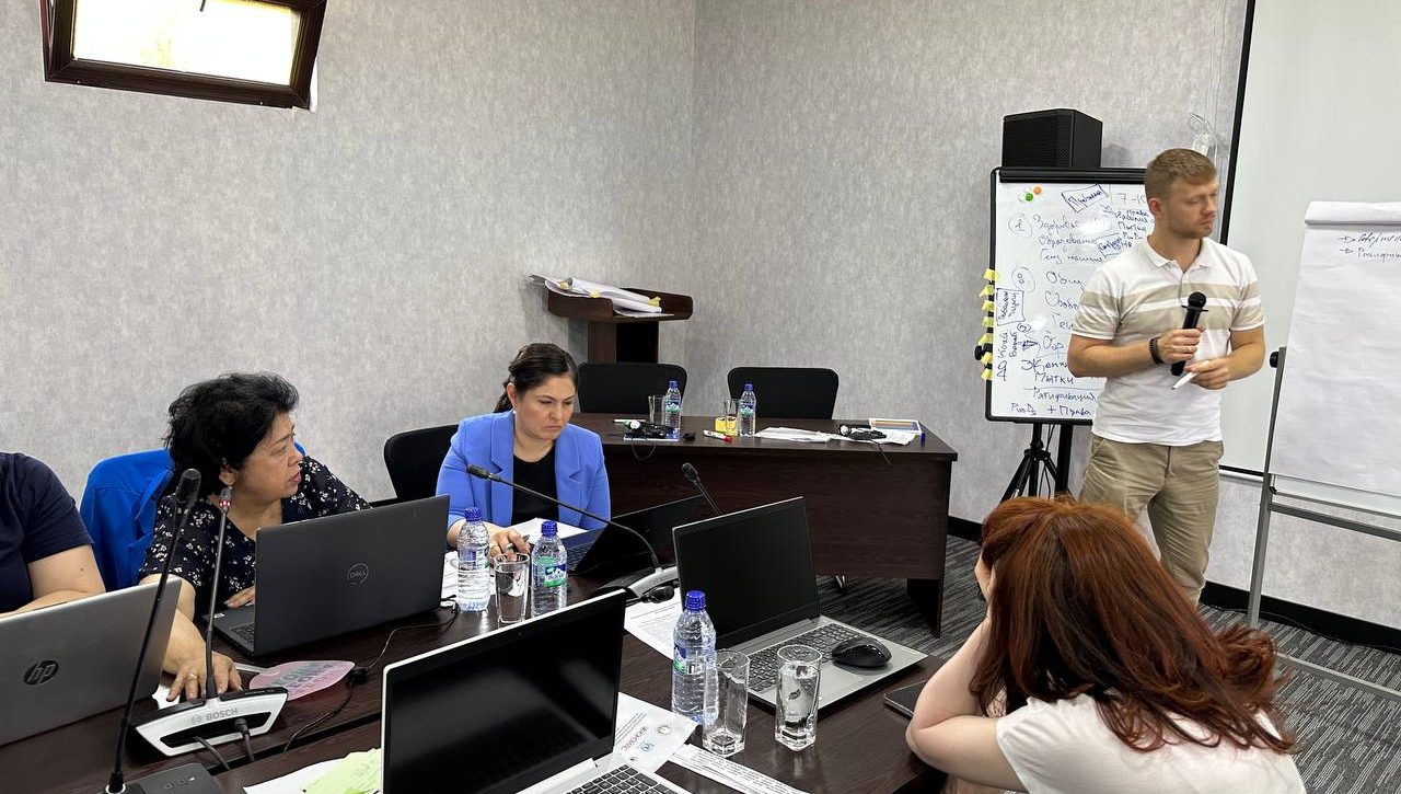 Senator inson huquqlari bo‘yicha tashkil qilingan seminarda ishtirok etdi