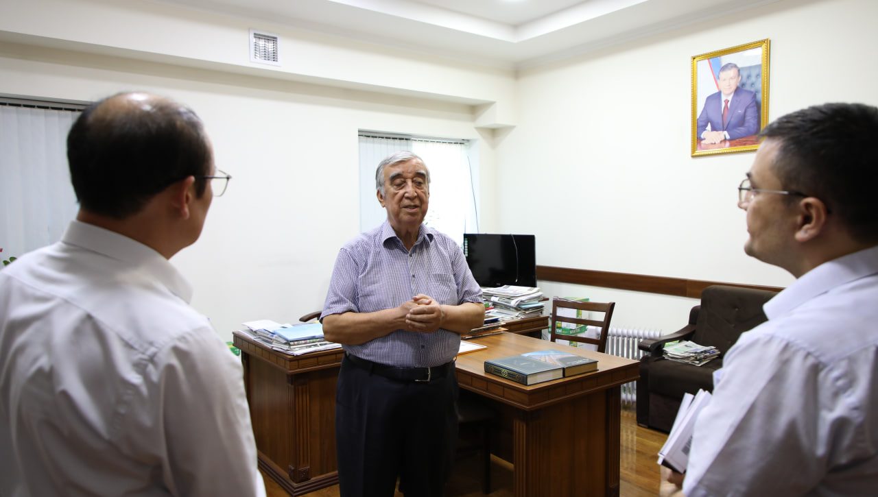 USTOZ JURNALISTNING EZGU TASHABBUSI