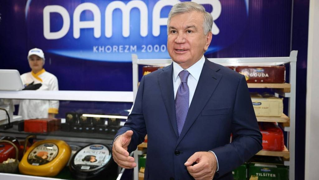 Президент ознакомился с деятельностью предприятия по производству молочной продукции