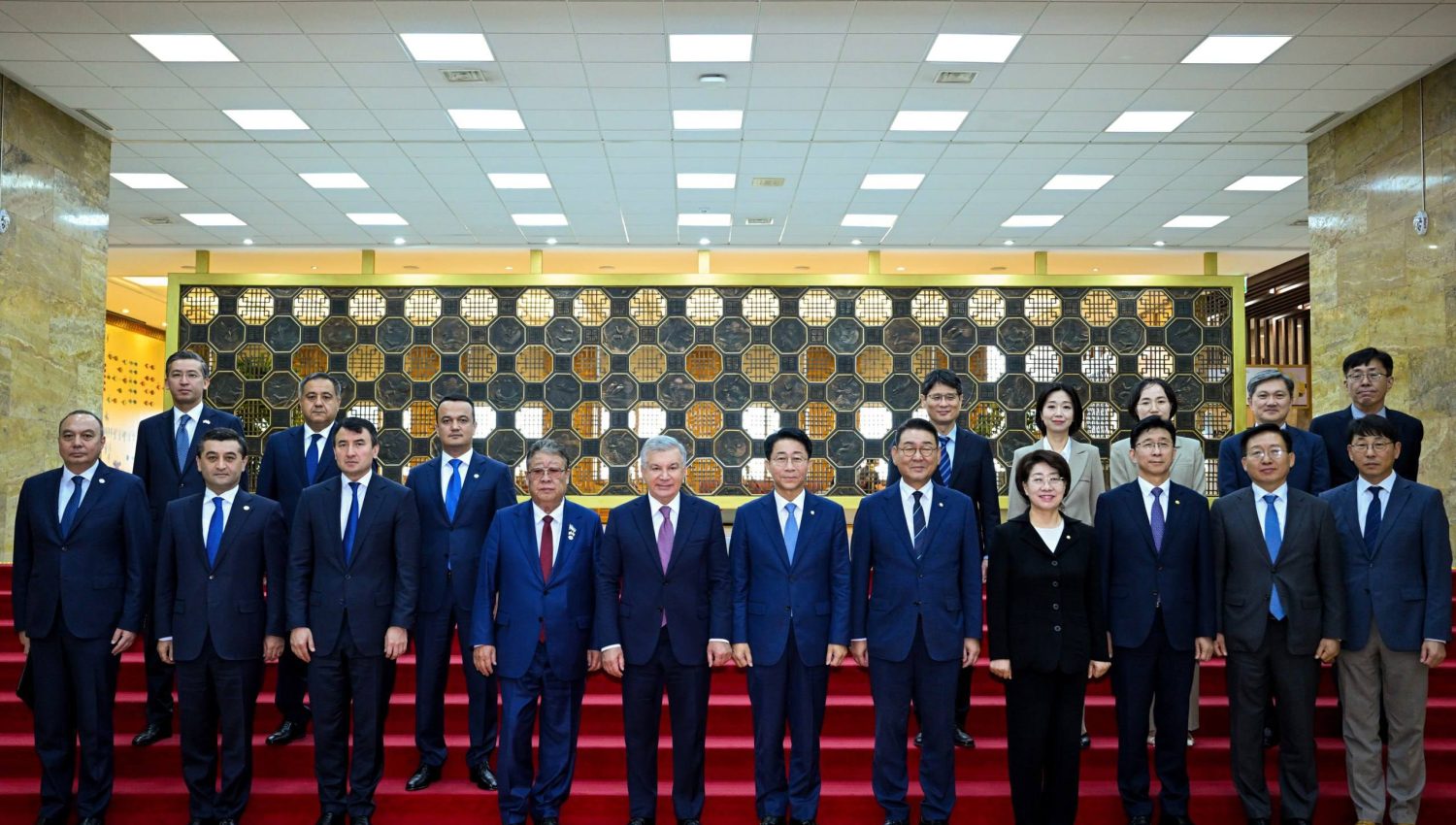 O‘zbekiston Respublikasi Prezidenti Koreya Respublikasi Milliy Assambleyasi Spikeri bilan uchrashdi