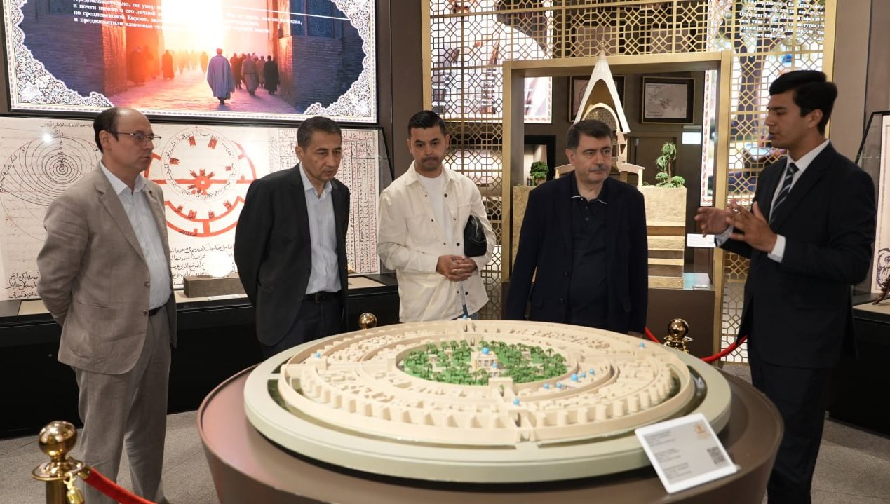 Turkiya delegatsiyasi vakillari Islom sivilizatsiyasi markazi bilan tanishdi