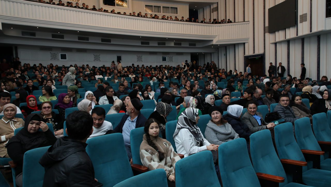 Milliy markaz jamoasi jadidlarga bag‘ishlangan yangi teatr asarini tomosha qildi