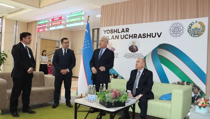 Akademiklar o‘quvchilar bilan uchrashdi