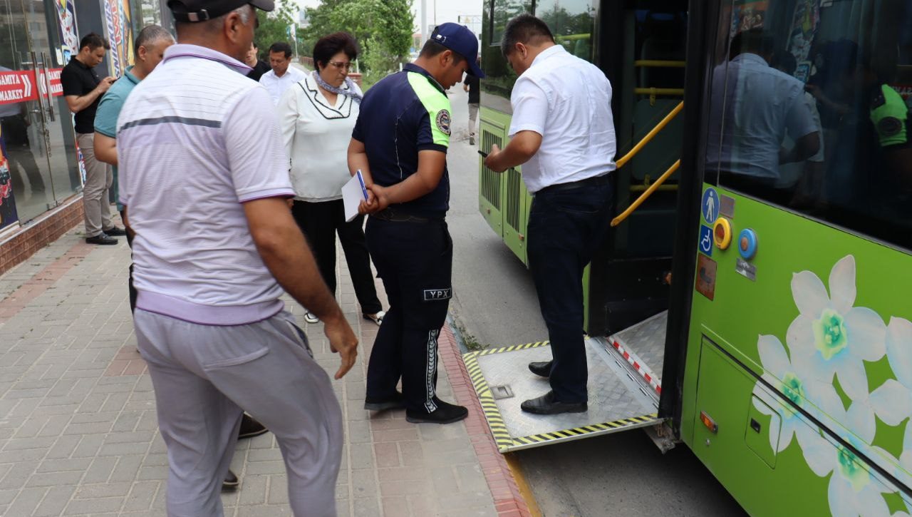 Qarshidagi “to‘siqsiz muhit” holati monitoring qilindi