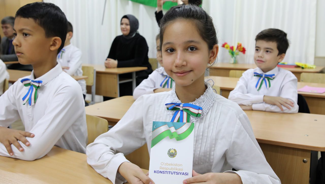MAKTABDA KONSTITUTSIYA DARSI