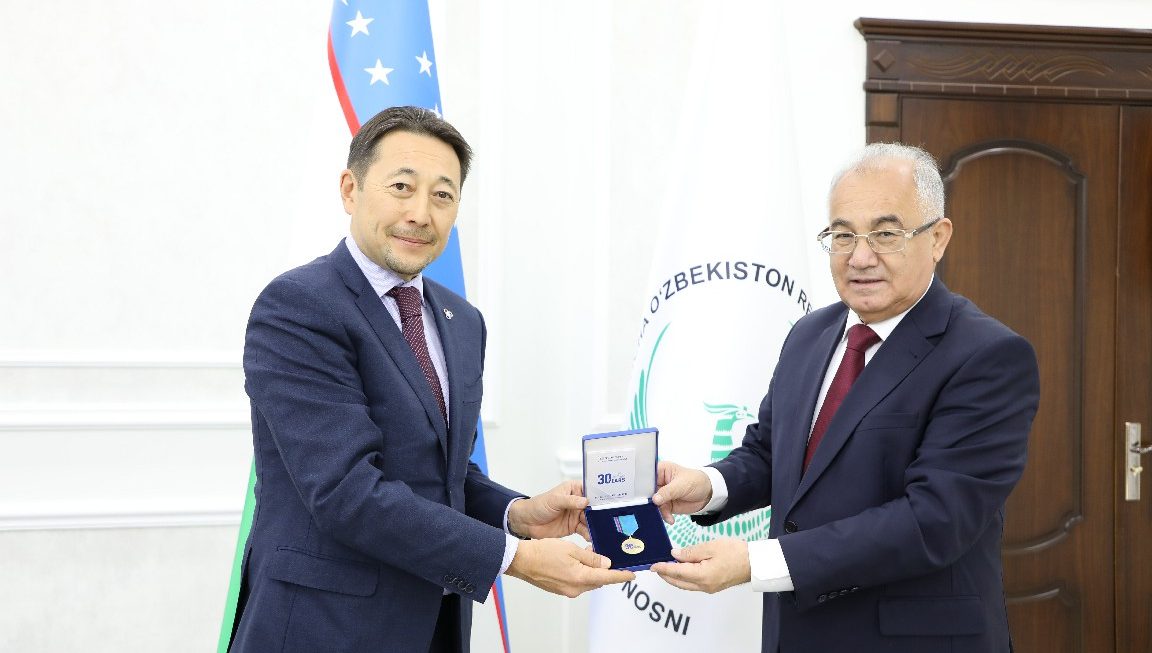 Inson huquqlari bo‘yicha O‘zbekiston Respublikasi Milliy markaziga “Osiyoda hamkorlik va ishonch choralari bo‘yicha kengashning 30 yilligi” medalini topshirish marosimi