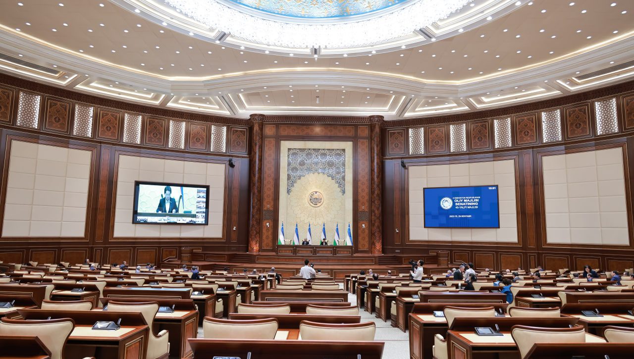 Senatda oilalar mustahkamligini ta’minlashga qaratilgan yangi qonun ma’qullandi