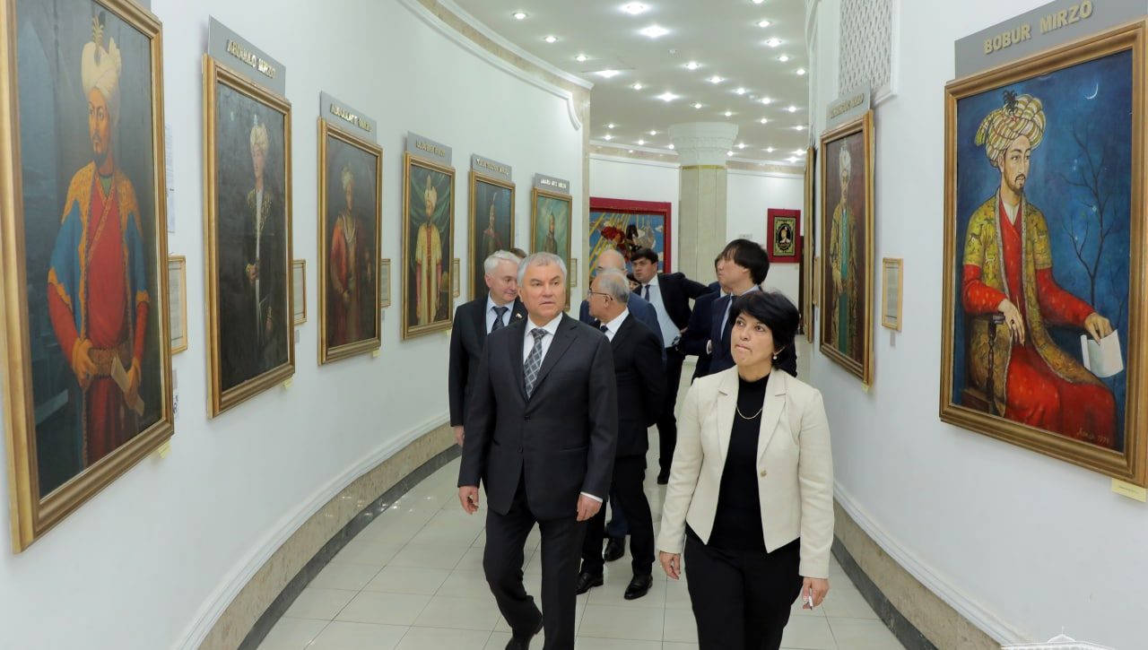 Delegatsiya a’zolari Temuriylar tarixi davlat  muzeyiga tashrif buyurdi
