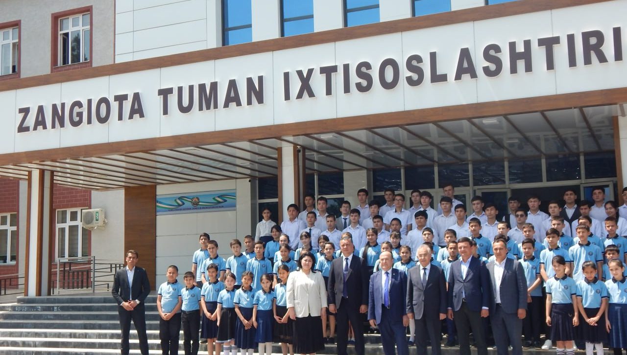 Zangiotada akademiklar va yoshlar uchrashuvi o‘tkazildi