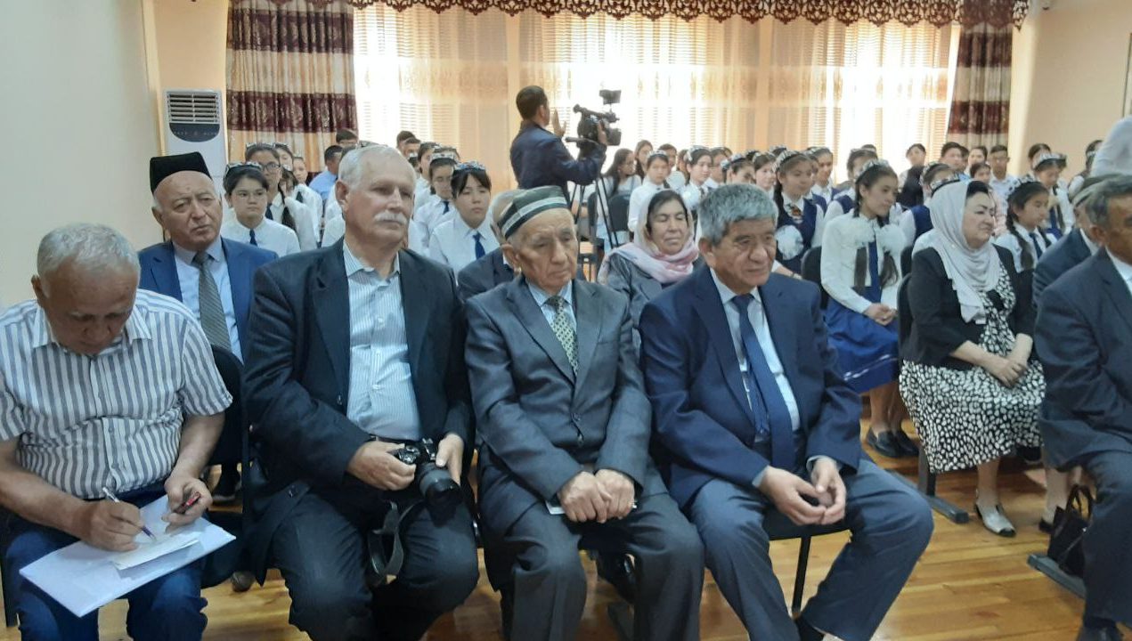Jizzaxdagi ijod maktabida “Uch avlod” uchrashuvi bo‘ldi