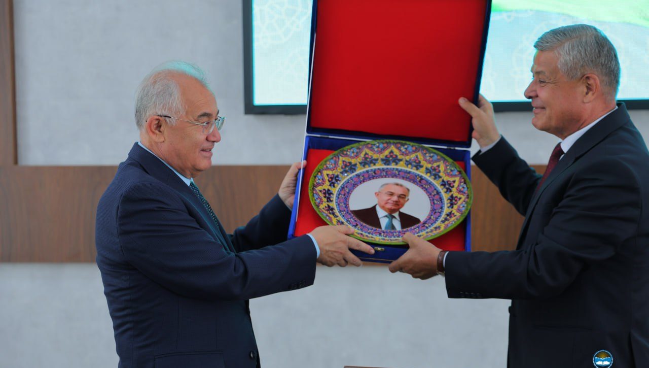 Akademik Akmal Saidov Namangan davlat universitetida talaba-yoshlar bilan uchrashdi