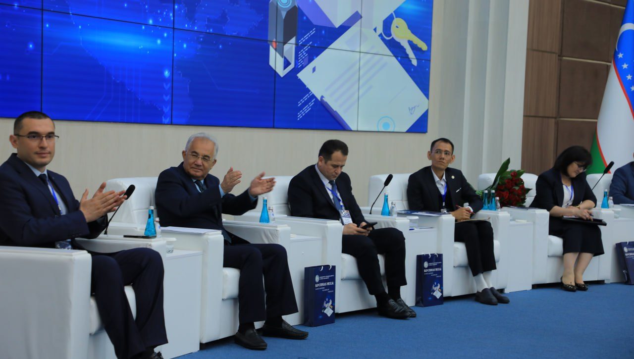 Notariuslarning Milliy kongressida akademik Akmal Saidov ma’ruza qildi