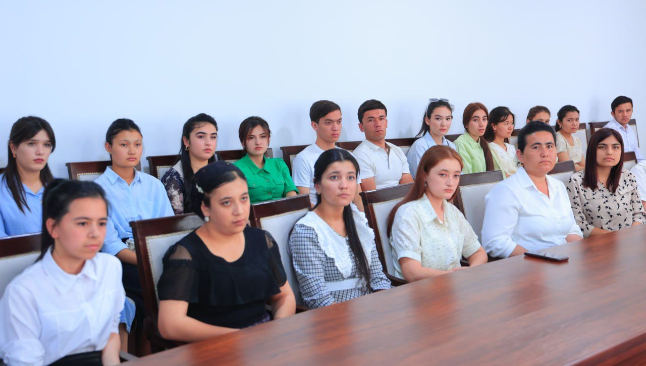 Milliy markaz vakillari  Urganch yoshlari bilan uchrashdi