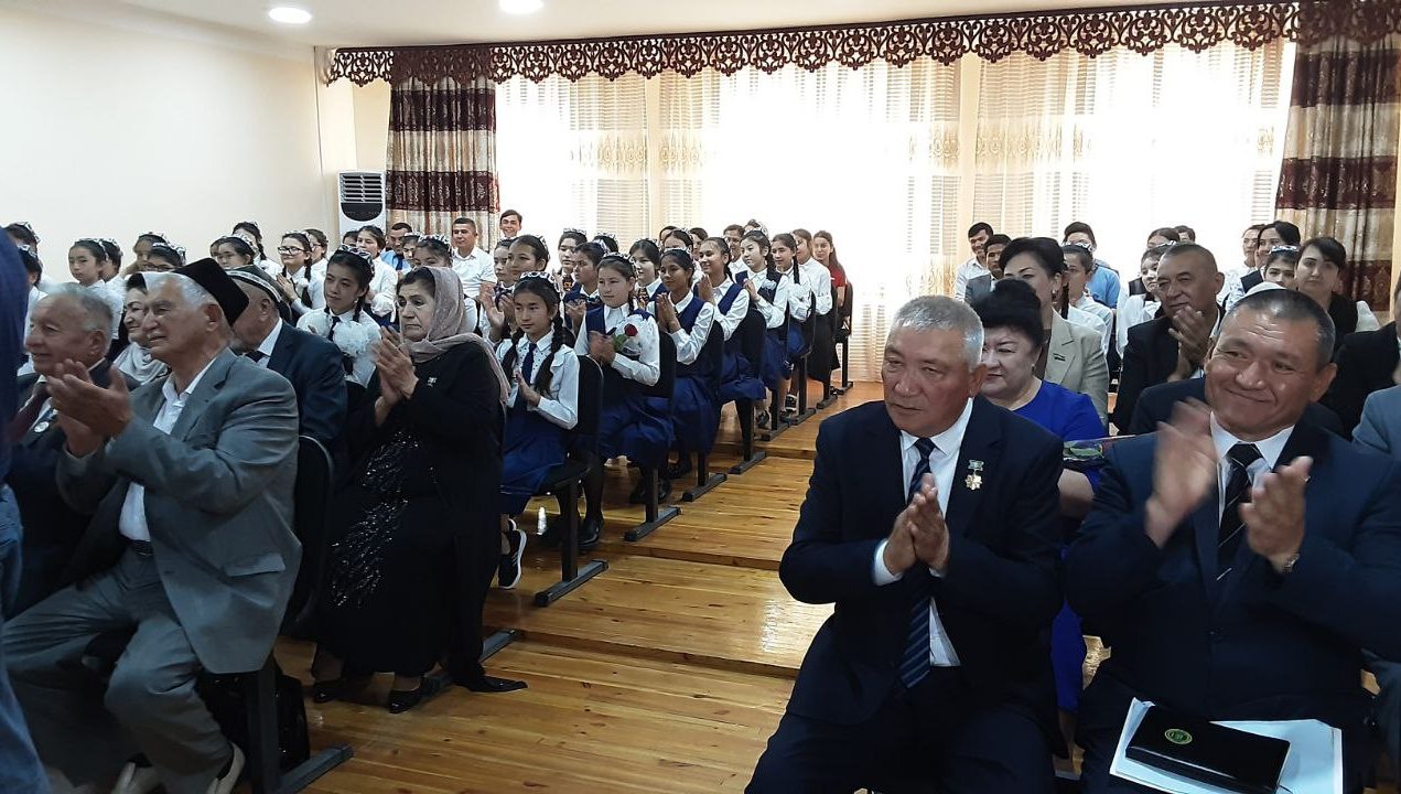 Jizzaxdagi ijod maktabida “Uch avlod” uchrashuvi bo‘ldi
