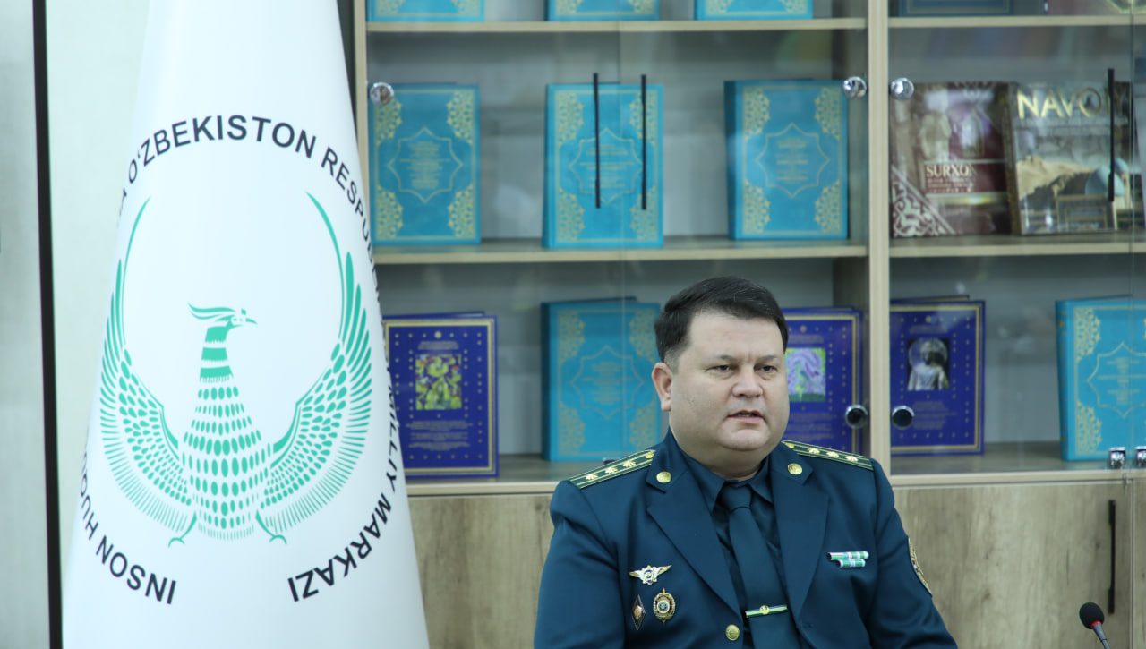 Inson huquqlariga oid adabiyotlar taqdim etildi