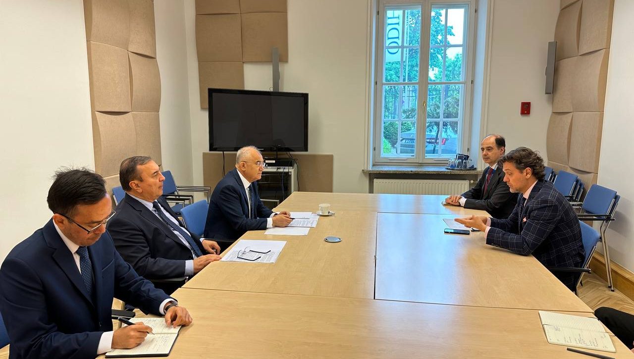 Akmal Saidov Varshavada YeXHT Demokratik institutlar va inson huquqlari bo‘yicha byurosi direktori bilan uchrashdi