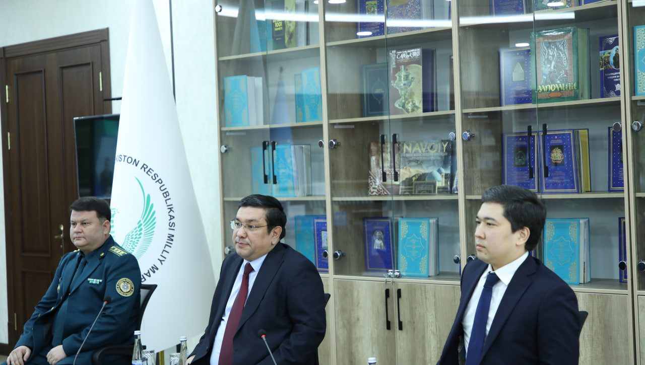 Inson huquqlariga oid adabiyotlar taqdim etildi