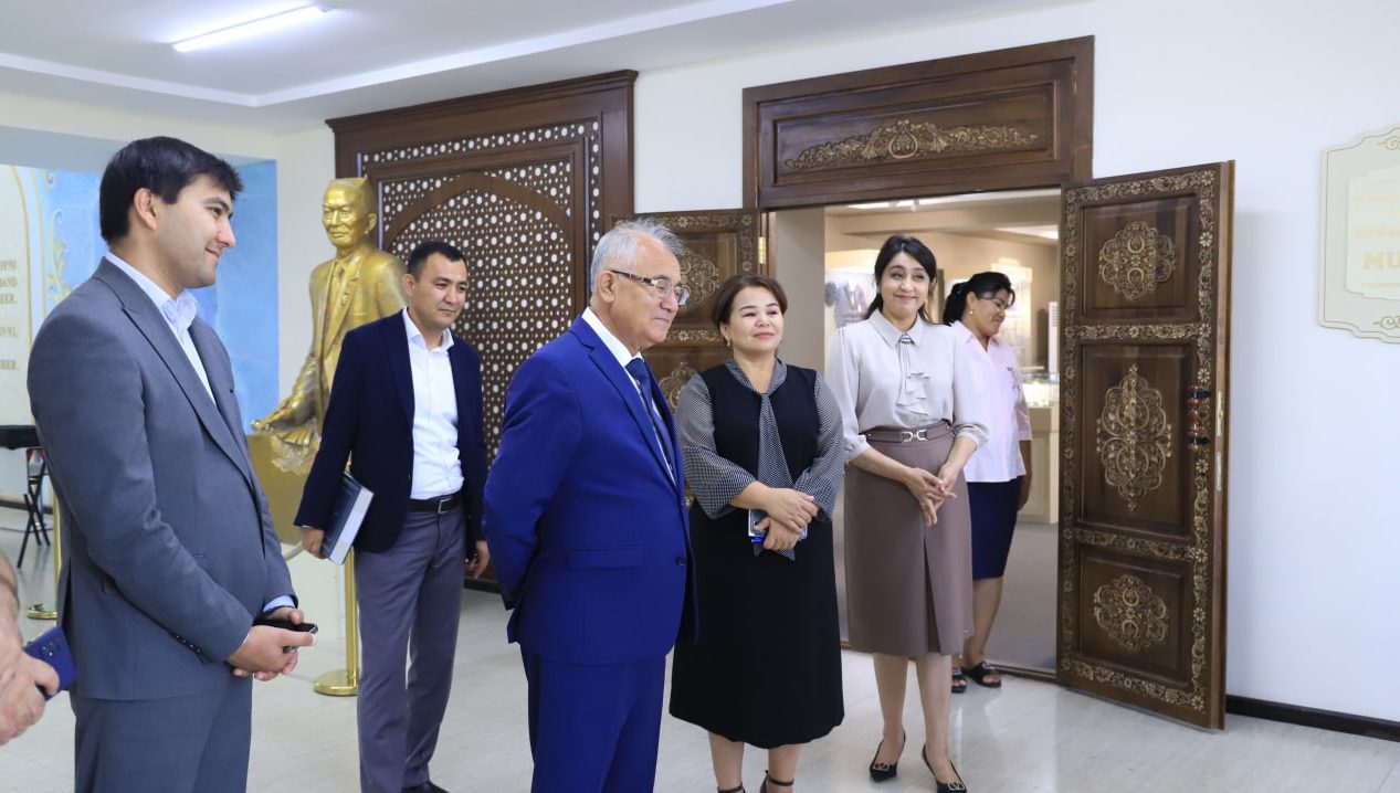 Akmal Saidov qashqadaryolik yosh ijodkorlar bilan uchrashdi