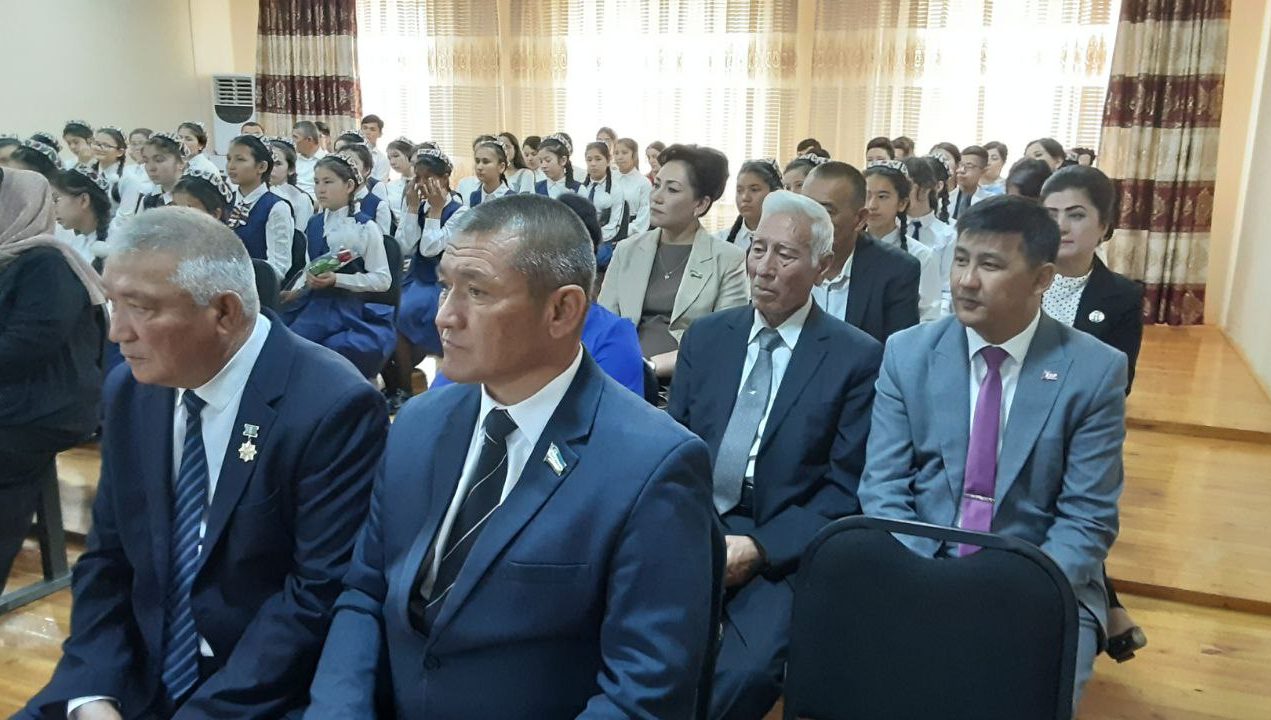 Jizzaxdagi ijod maktabida “Uch avlod” uchrashuvi bo‘ldi
