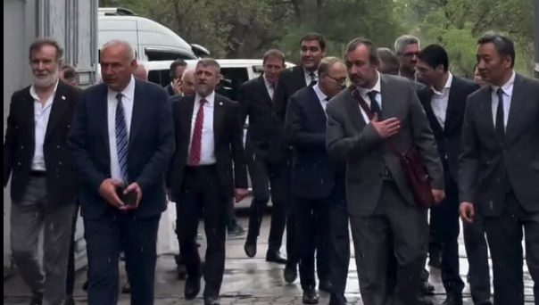 Chingiz Aytmatov uy-muzeyiga O‘zbekistonda nashr etilgan kitoblar taqdim etildi