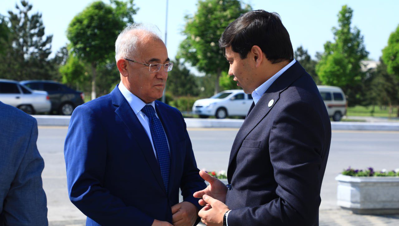 Akademik Akmal Saidov farg‘onalik talaba yoshlar bilan uchrashdi