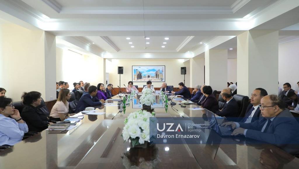 Strategiyada belgilangan faol tashqi siyosat bilan bog‘liq vazifalar muhokama qilindi