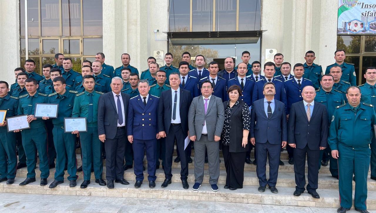 Buxoro: Qiynoqqa qarshi kurash mashg‘ulotlari tinglovchilariga sertifikatlar topshirildi