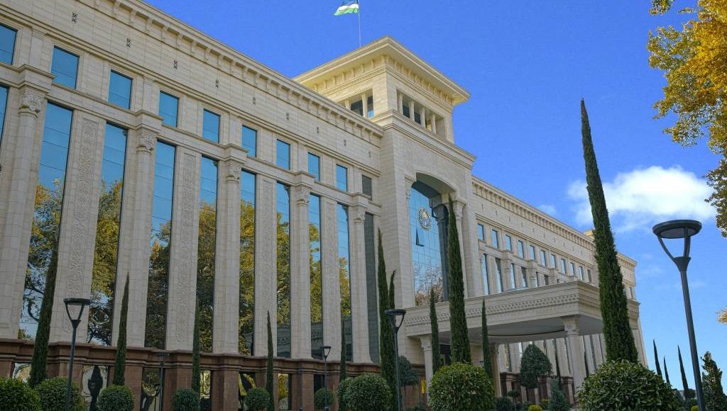 O‘zbekistonning inson huquqlari sohasidagi xalqaro majburiyatlari bajarilishi holati haqidagi axborot Senatda eshitildi
