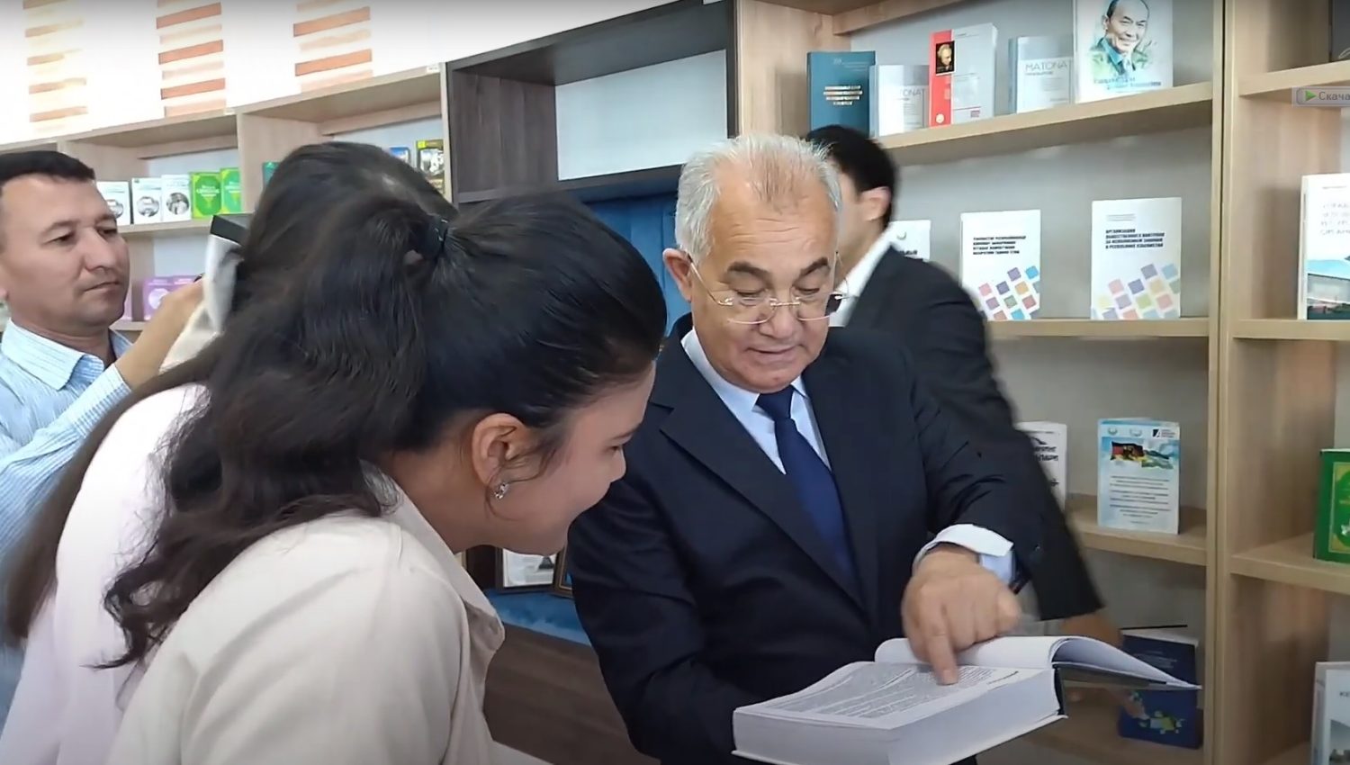 Akmal Saidov - Qarshi shahridagi Yoshlar markazida. 2022 yil 16 aprel