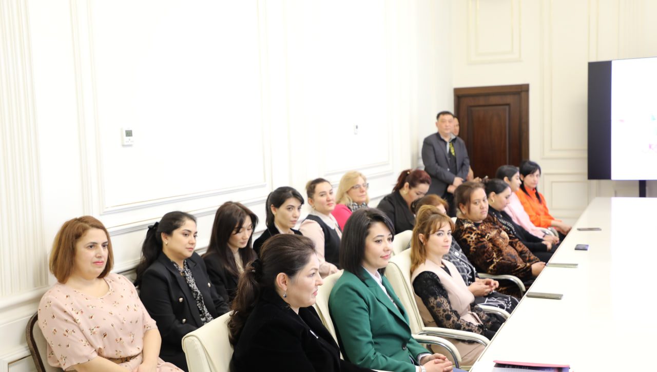 Milliy markaz xodimlariga bayram sovg‘alari topshirildi
