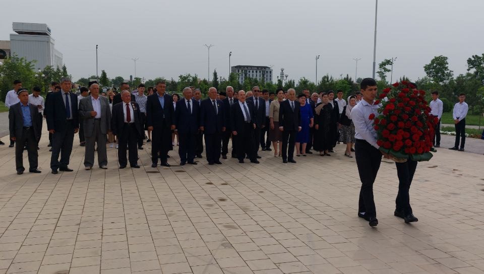 Hamid Olimjon va Zulfiyaxonim xotirasi yod etildi
