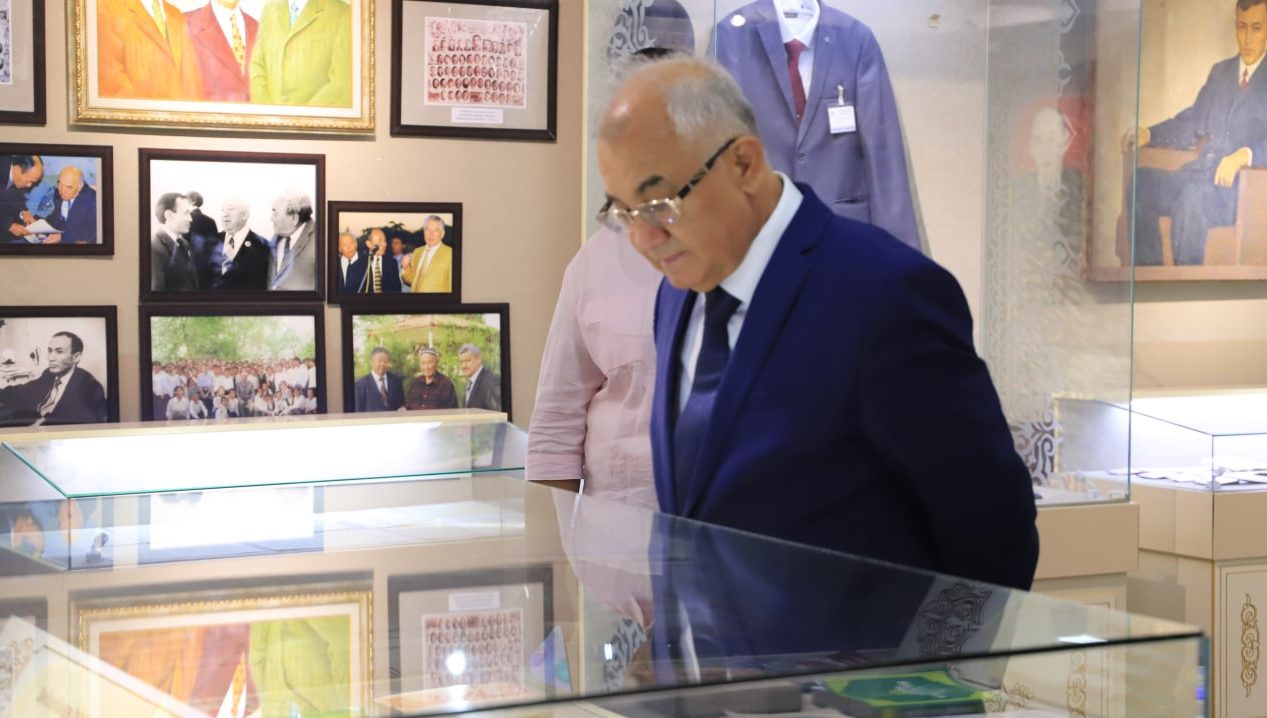Akmal Saidov qashqadaryolik yosh ijodkorlar bilan uchrashdi