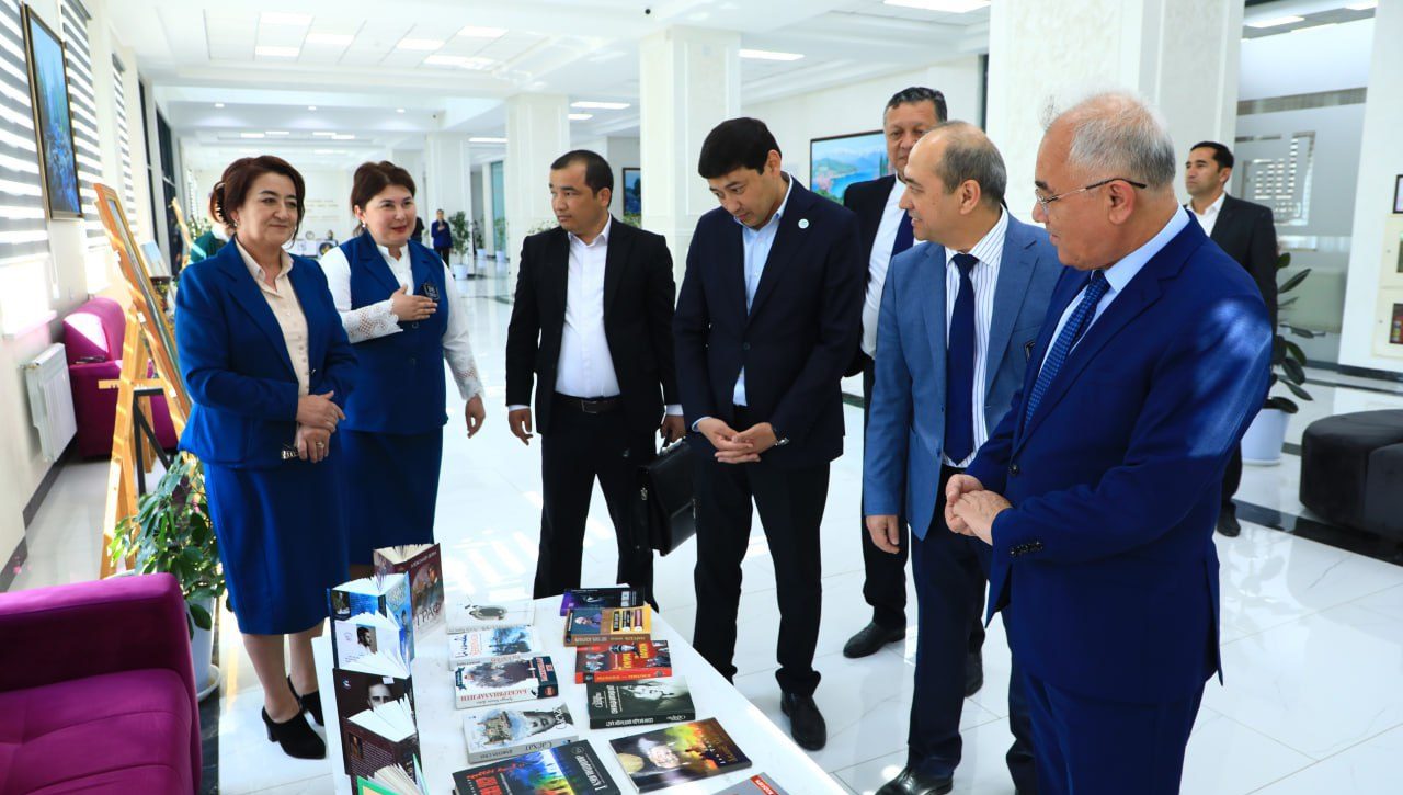 Akademik Akmal Saidov farg‘onalik talaba yoshlar bilan uchrashdi