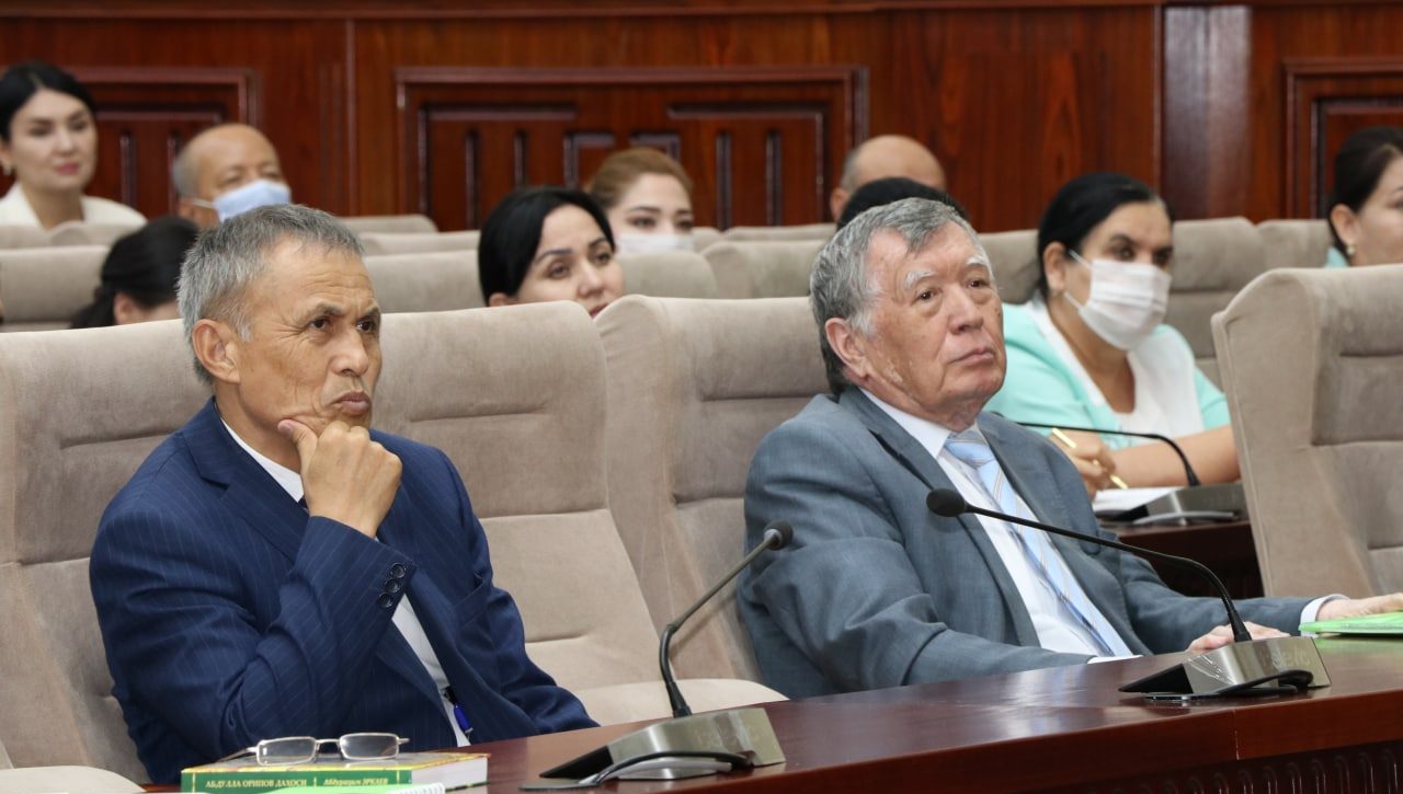 Viloyat hokimligida konstitutsiyaviy qonun loyihasining muhokamasiga bag‘ishlangan davra suhbati tashkil etildi