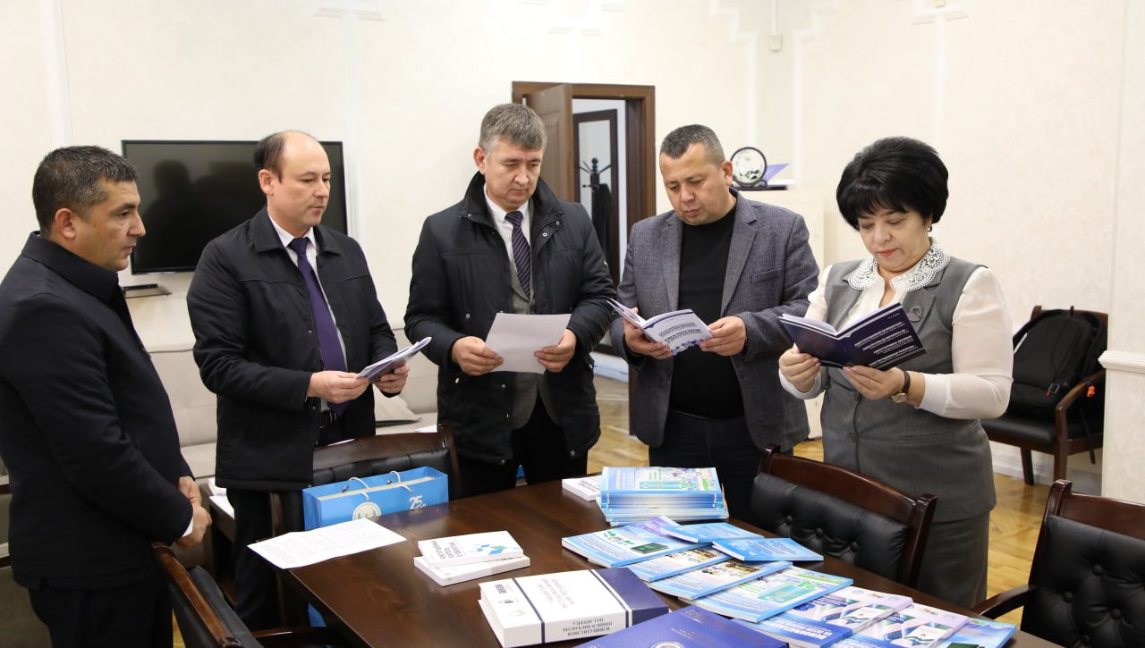 O‘ZBEKISTON TARIXI DAVLAT MUZEYIGA HUQUQIY NASHRLAR SOVG‘A QILINDI