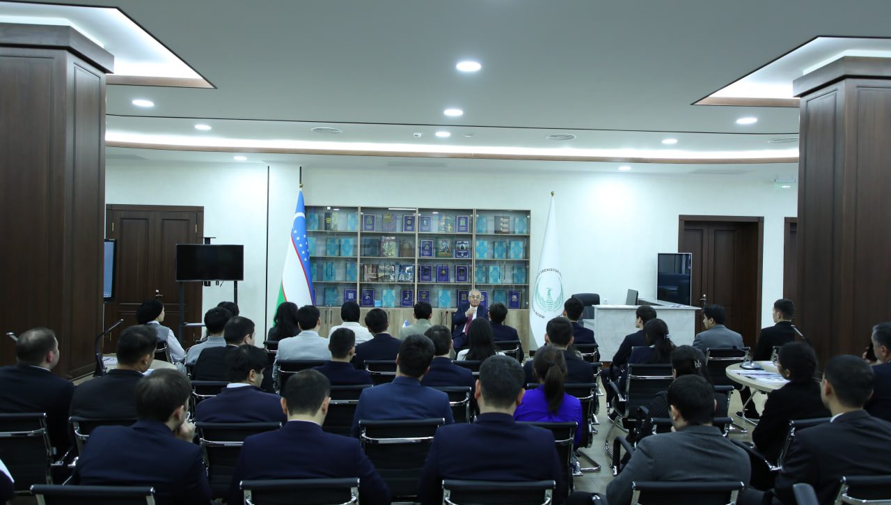 Inson huquqlari uyida: “Rahbar va yoshlar uchrashuvi”