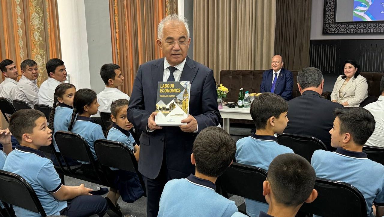 Zangiotada akademiklar va yoshlar uchrashuvi o‘tkazildi