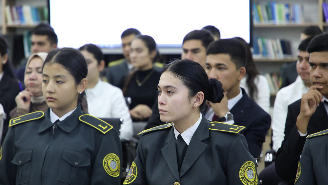 “Ўзбекистон Республикаси Конституцияси: ўқув қўлланма” китоби тақдимоти бўлиб ўтди
