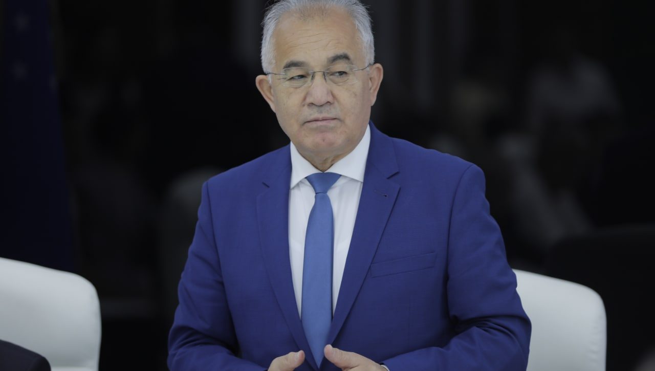 “URUSH VA TINCHLIK” FALSAFASI: SARALANGAN HIKMAT DURLARI