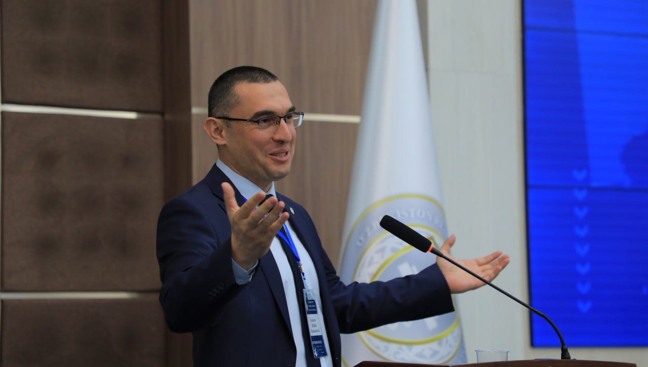 Notariuslarning Milliy kongressida akademik Akmal Saidov ma’ruza qildi