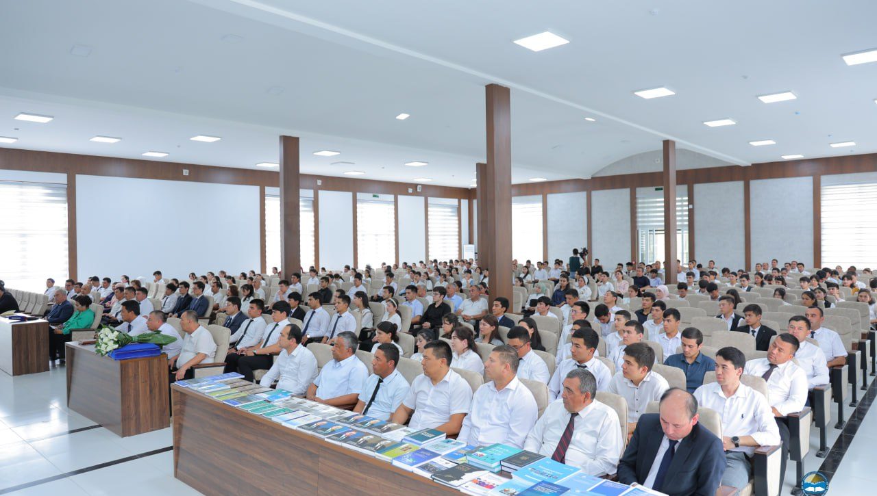 Akademik Akmal Saidov Namangan davlat universitetida talaba-yoshlar bilan uchrashdi