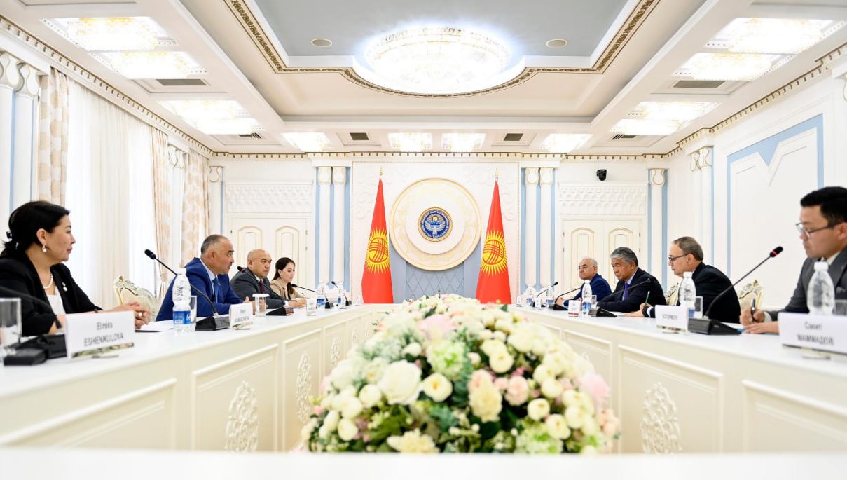 Qirg‘iziston parlamentida Chingiz Aytmatov nomidagi institut vakillari bilan uchrashuv