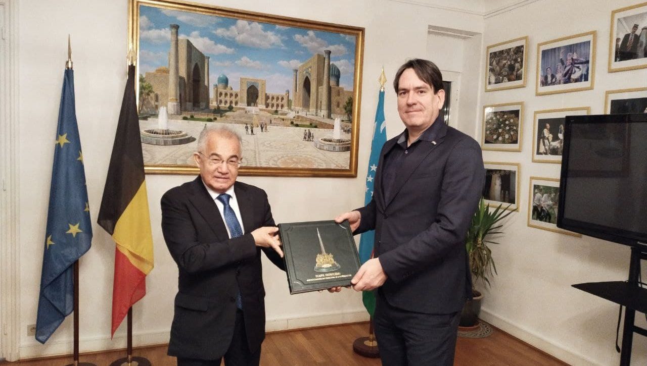 Akmal Saidov Bryusselda taniqli jurnalist va adib Remko Reyding bilan uchrashdi
