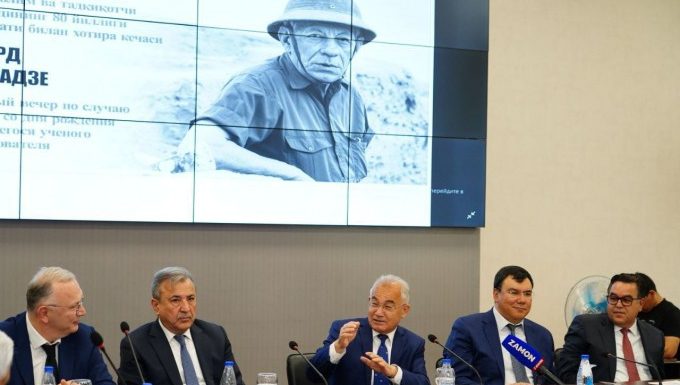 «Fan ustuni» Edvard Rtveladze tavalludining 80 yilligiga bag‘ishlangan kecha bo‘lib o‘tdi