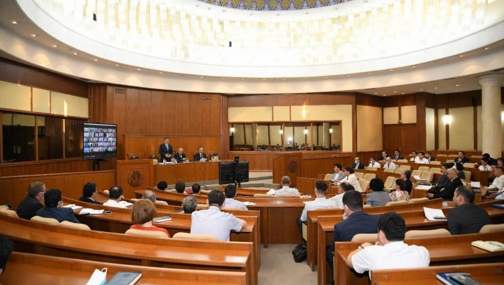 Konstitutsiyaviy islohotlarga bag‘ishlangan davra suhbati bo‘lib o‘tdi