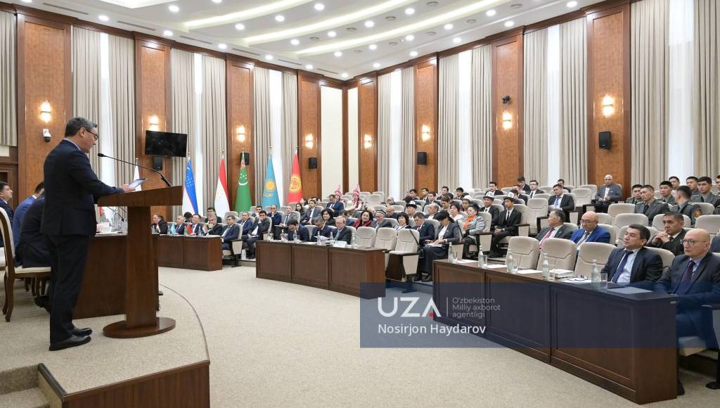 Toshkentda Chingiz Aytmatov xotirlandi