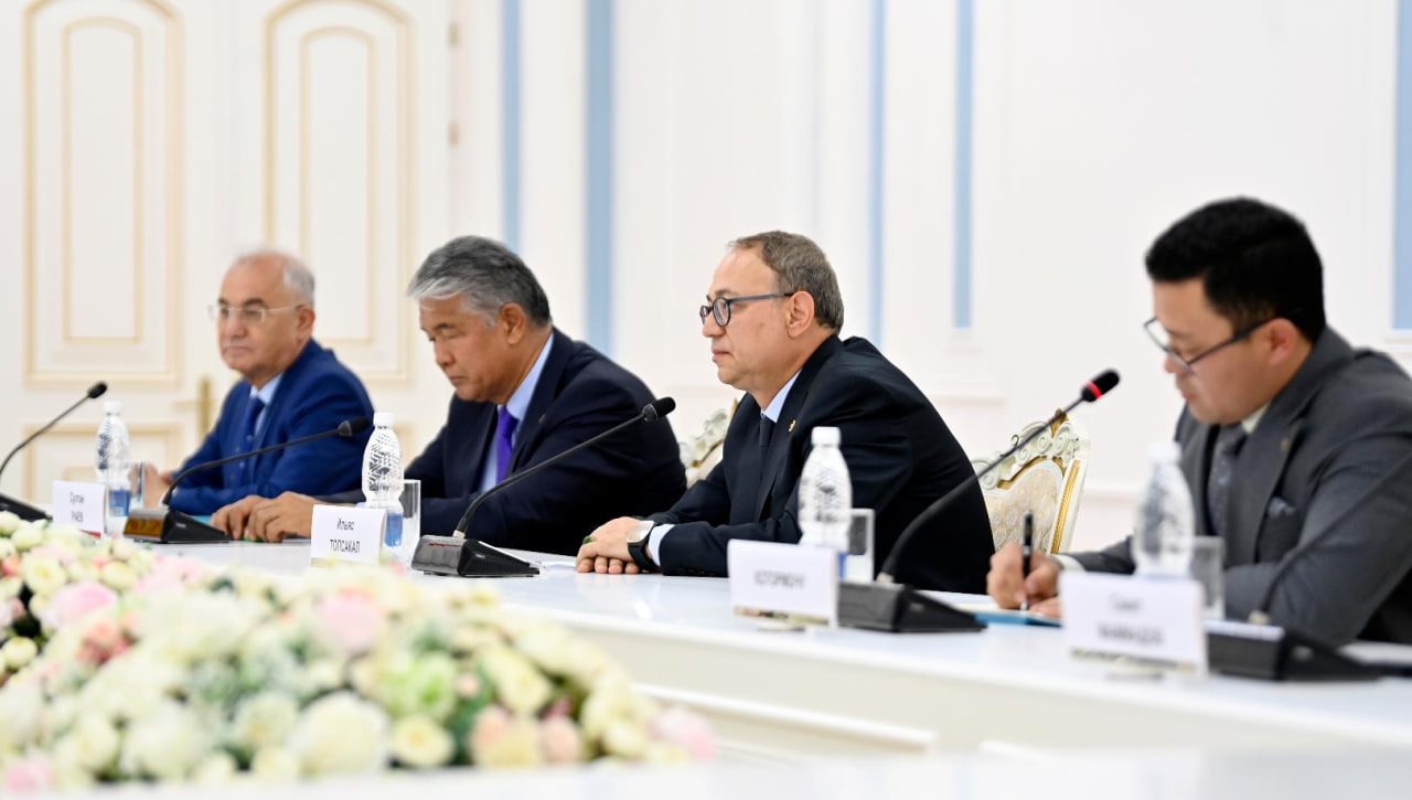 Qirg‘iziston parlamentida Chingiz Aytmatov nomidagi institut vakillari bilan uchrashuv